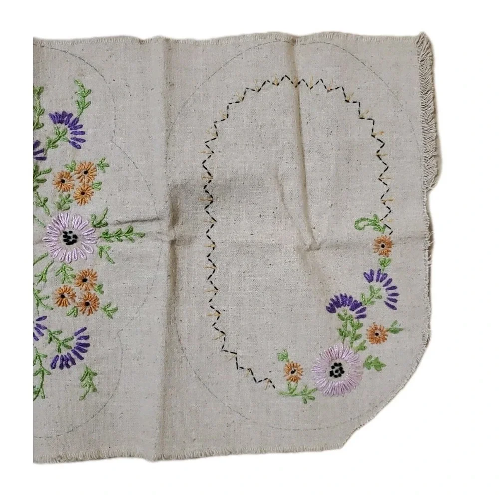 Vintage Embroidered Linen Buffet Set Flowers INCOMPLETE‎